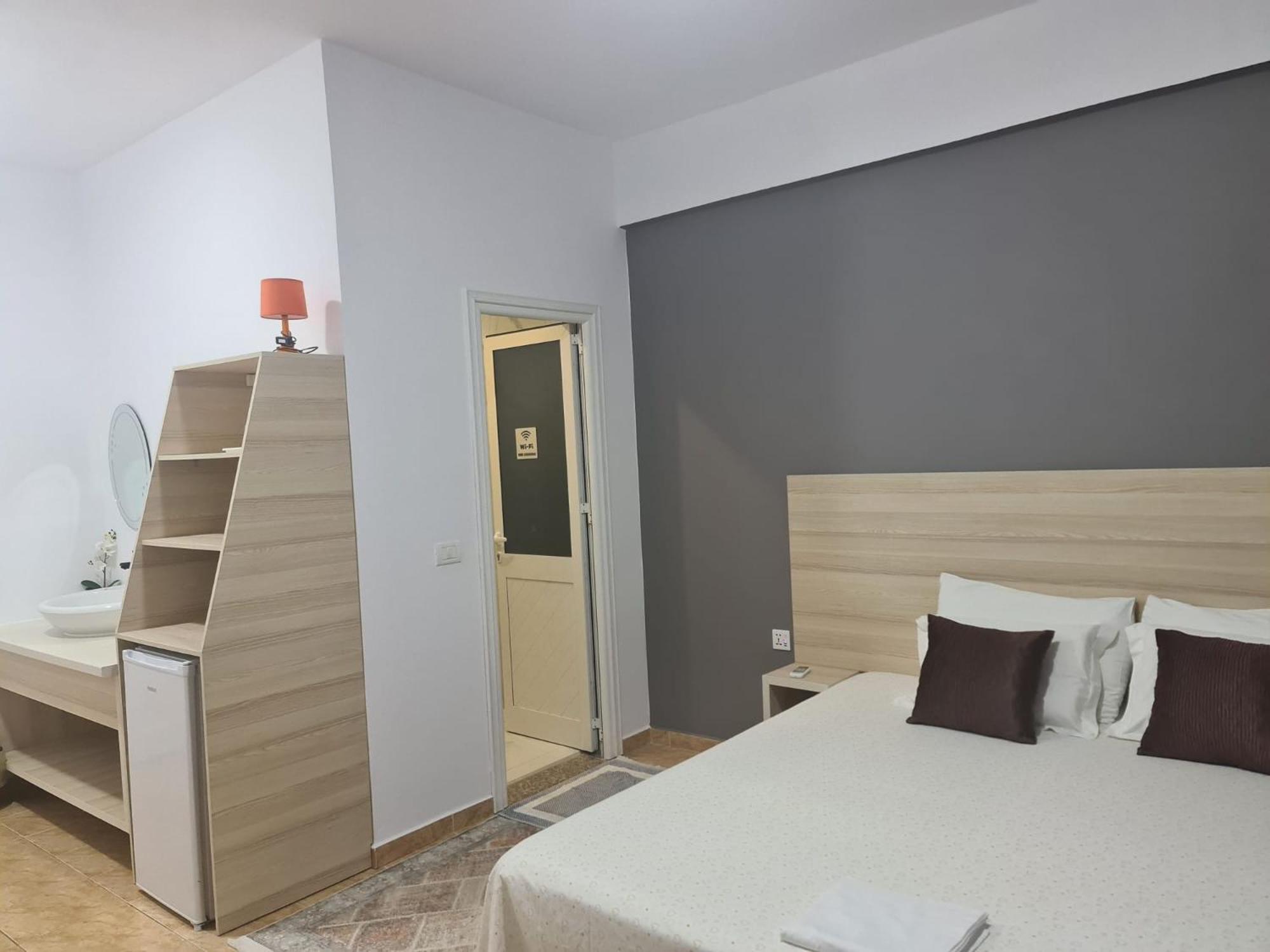 Salt Life Hotel Dhërmi Buitenkant foto