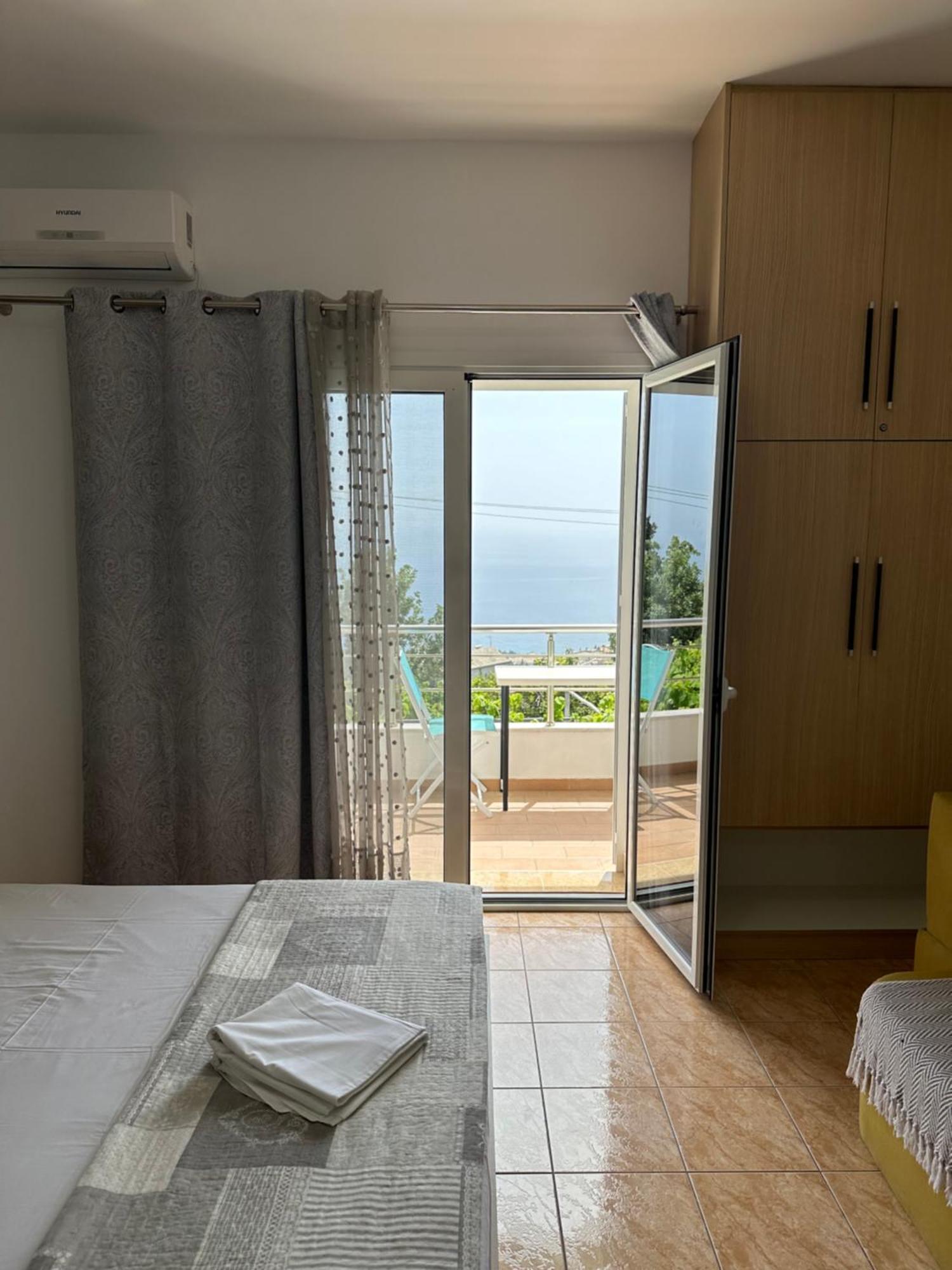 Salt Life Hotel Dhërmi Buitenkant foto